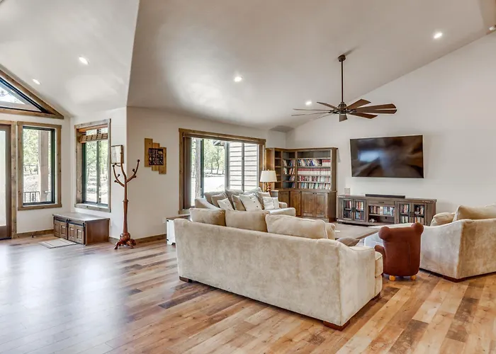 Spacious Family Gem W/ Patio, 3 Mi To Rainbow Holiday home *