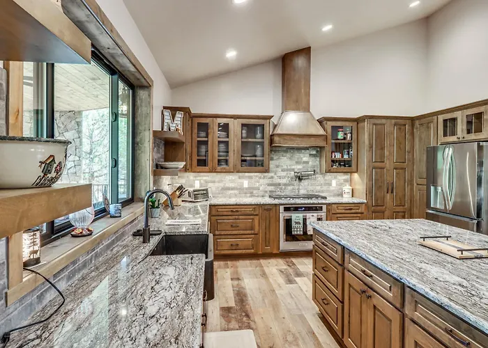 Spacious Family Gem W/ Patio, 3 Mi To Rainbow