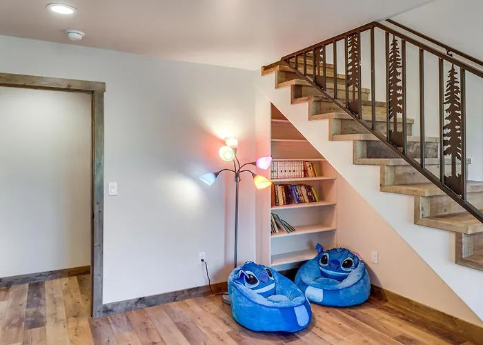 Spacious Family Gem W/ Patio, 3 Mi To Rainbow Holiday home *