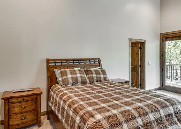 Spacious Family Gem W/ Patio, 3 Mi To Rainbow *