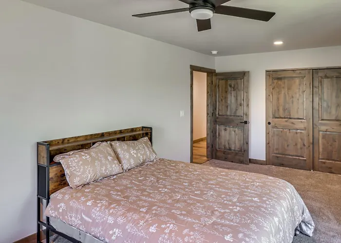 Spacious Family Gem W/ Patio, 3 Mi To Rainbow Holiday home *