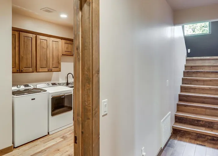 Spacious Family Gem W/ Patio, 3 Mi To Rainbow *